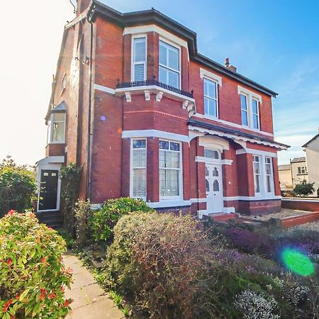 Spacious Victorian Birkdale Apartment With Garden Southport Luaran gambar