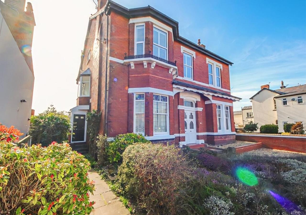 Spacious Victorian Birkdale Apartment With Garden Southport Luaran gambar