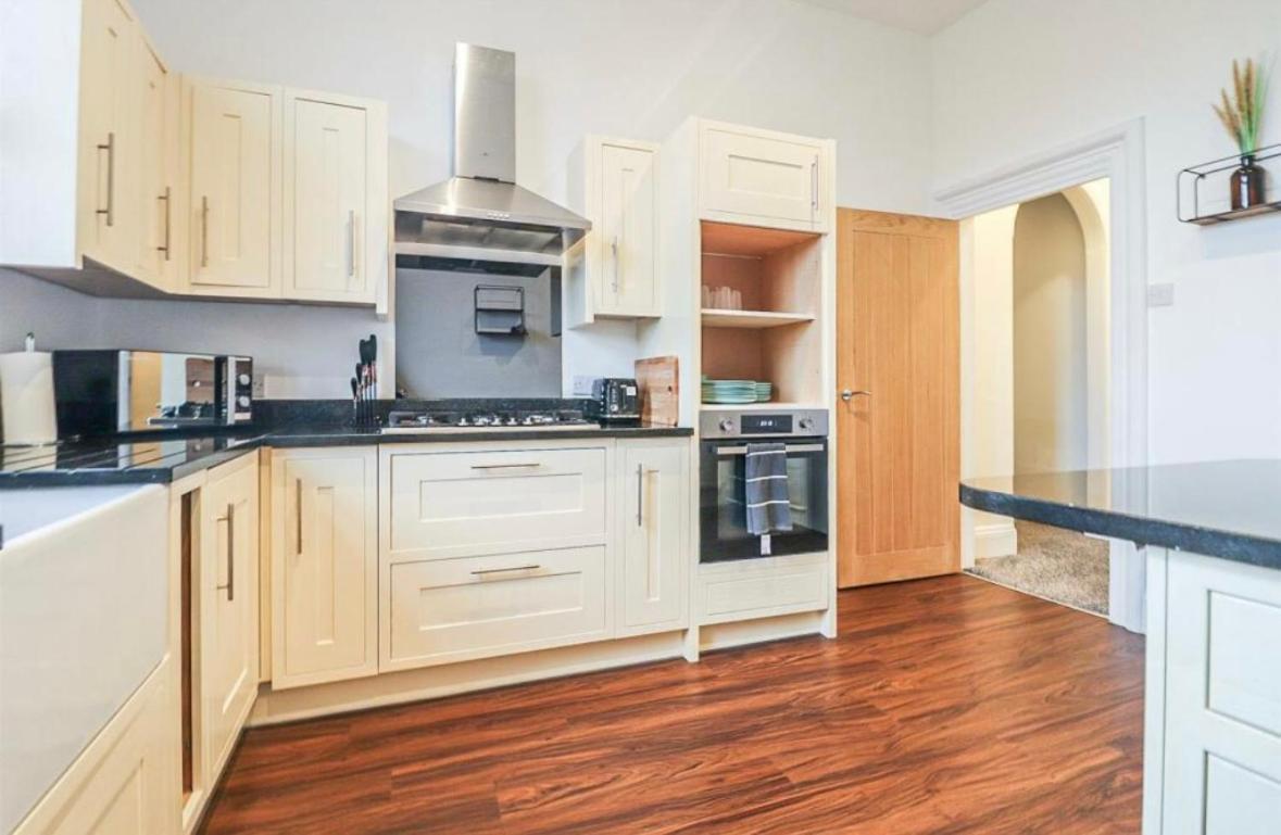 Spacious Victorian Birkdale Apartment With Garden Southport Luaran gambar